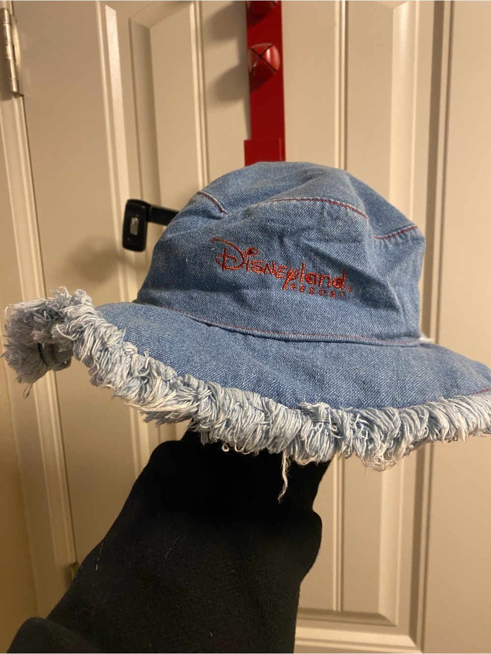 NWT Vintage Disneyland Resort Sun Hat Denim Minnie Mouse Bling 100 Cotton - Picture 3 of 6